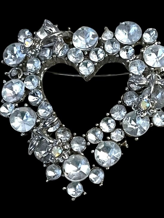Vintage Crystal Rhinestone Silver-Tone & Roses Aurora Borealis Heart Brooch Pin - Picture 1 of 9